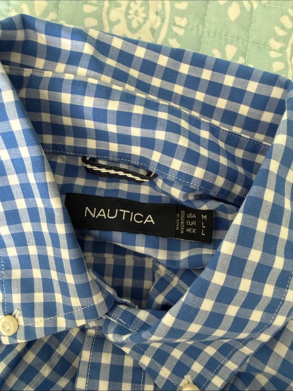 8 Men’s Longsleeve Button Down shirts